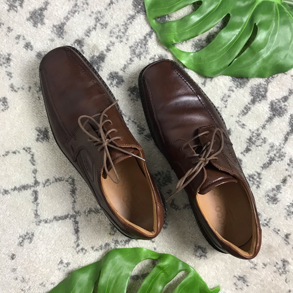 ECCO BROWN DRESS SHOES